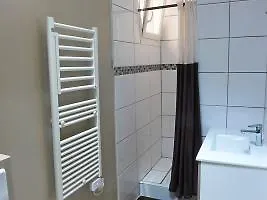  Hotel Vaureal France