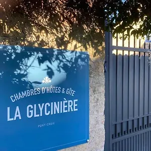  Couette-café La Glycinière France